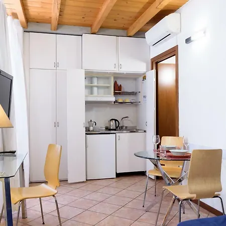 Diaz Apartahotel Como
